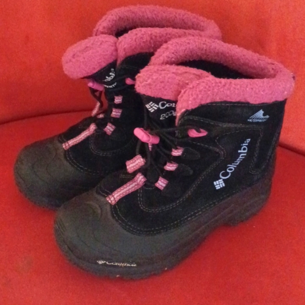 Columbia snow boots girls size 4 waterproof